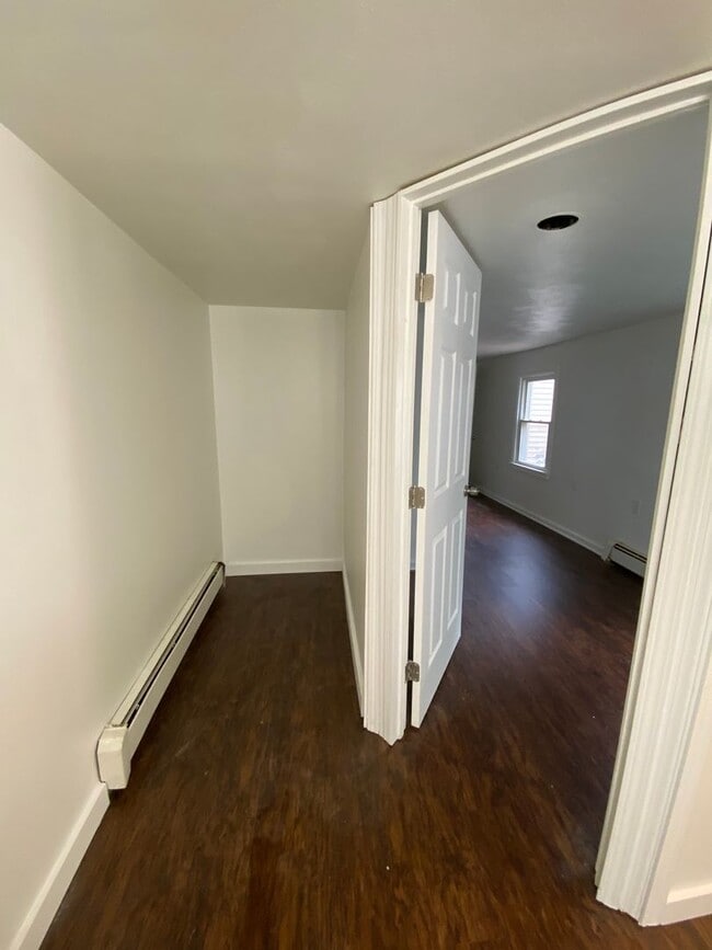 Building Photo - 978 Manton Wy