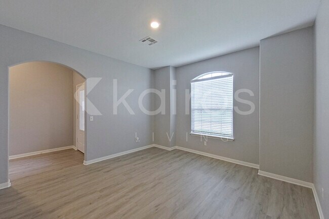 Foto del edificio - 313 E Georgia Terrace