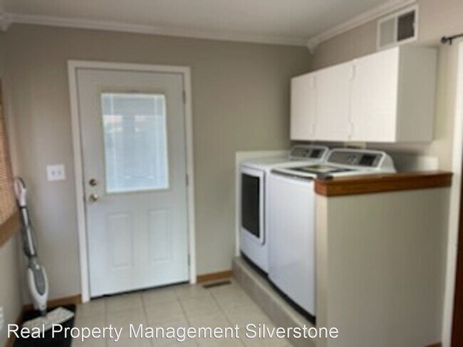 Foto del edificio - 3 br, 1.5 bath House - 3417 Rowland Ct