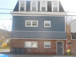 Building Photo - 223 Hudson St