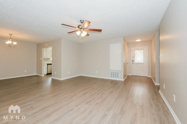 Building Photo - 370 Cornwallis Way