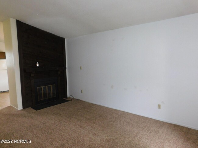 Foto del edificio - 139 Twin Wood Dr