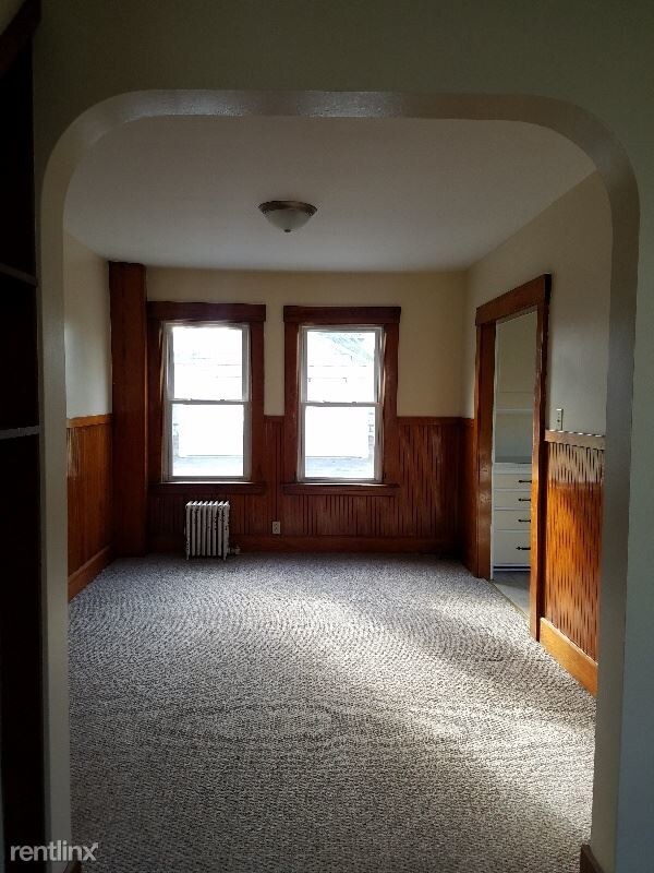 Building Photo - 2 br, 1 bath Apartment - 124 Elm St