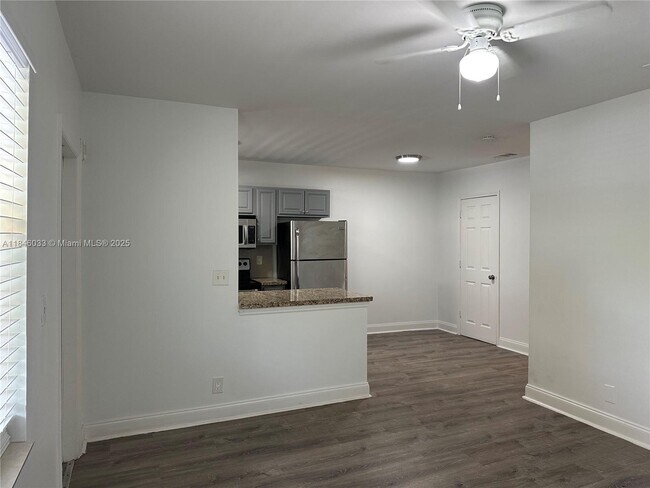 Foto del edificio - 2640 NE 8th Ave