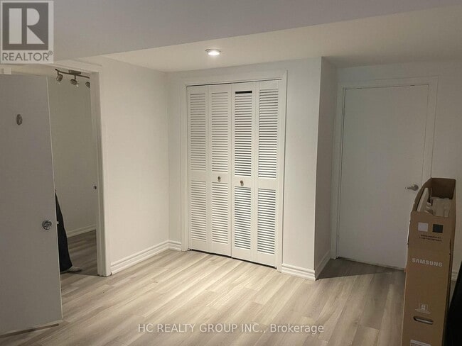 Building Photo - 42 Arkona Dr