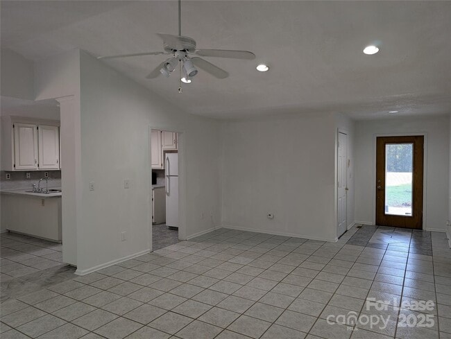 Building Photo - 110 Wood Thrush Ln