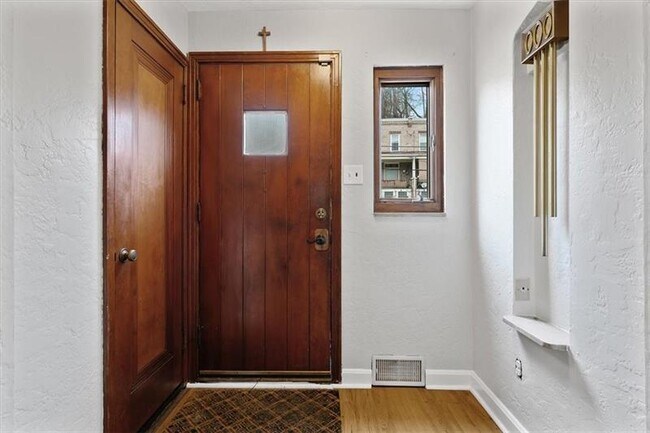 Foto del edificio - 3729 Baytree St