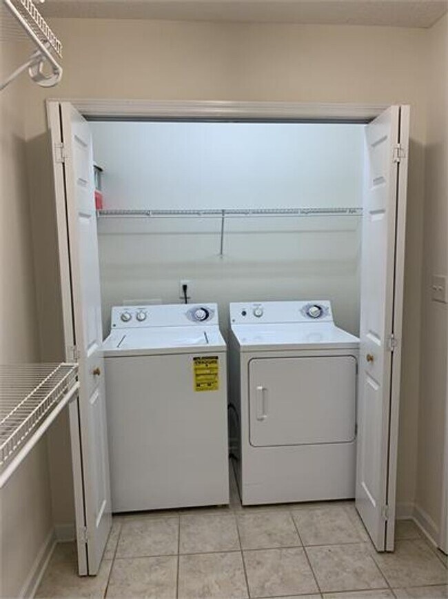 Foto del edificio - 1437 Alpine Dr