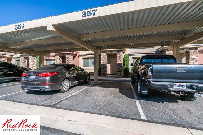 Foto del edificio - Conveniently located 3 Bedroom Townhome