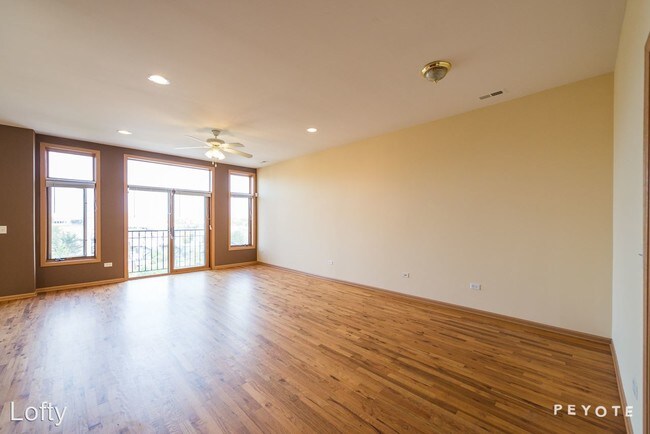 Foto del edificio - 2423 W Madison St