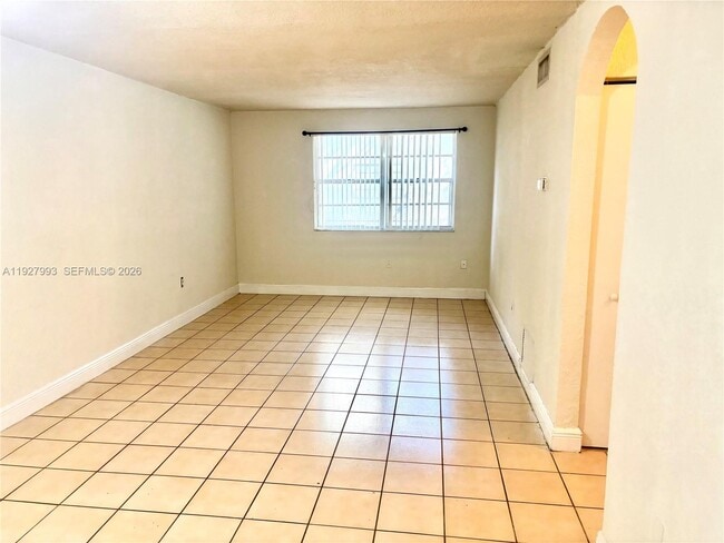 Building Photo - 17255 SW 95th Ave