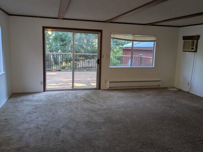 Foto del edificio - 17491 Hicks Rd