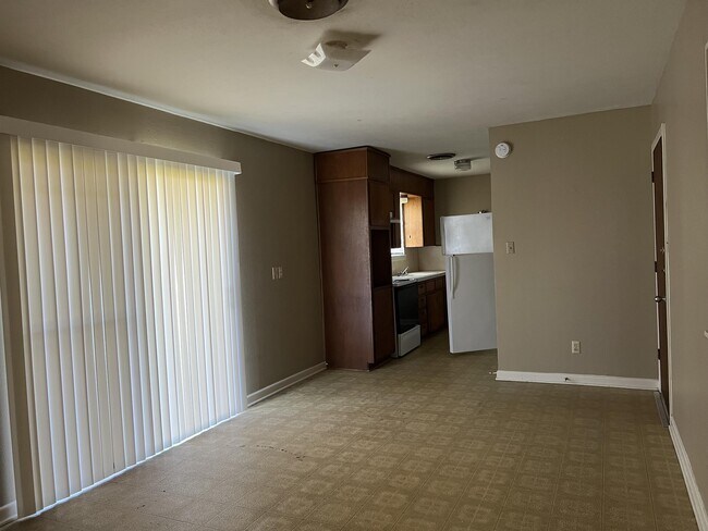 Foto del edificio - 1105 Pine Dr