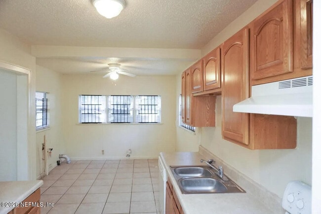 Foto del edificio - 7545 Wilder Ave