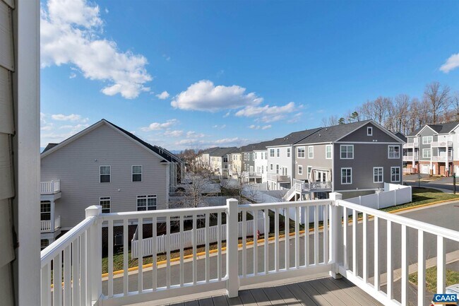 Building Photo - 1608 Kempton Pl