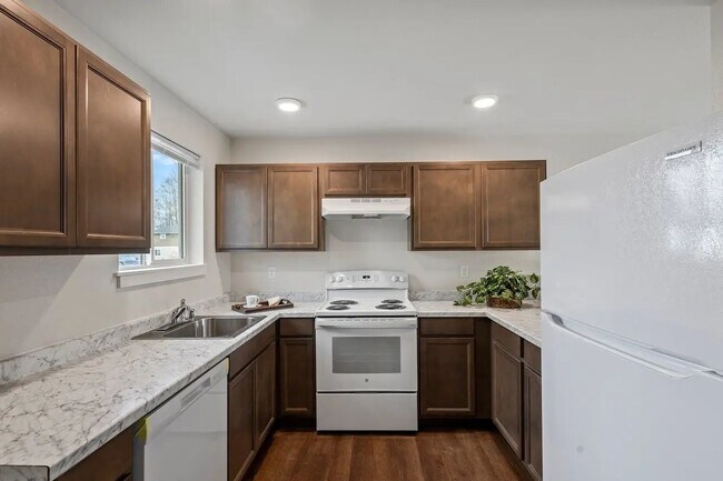 Foto del edificio - 677 Cook Rd