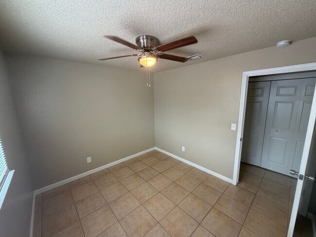 Building Photo - Apply today