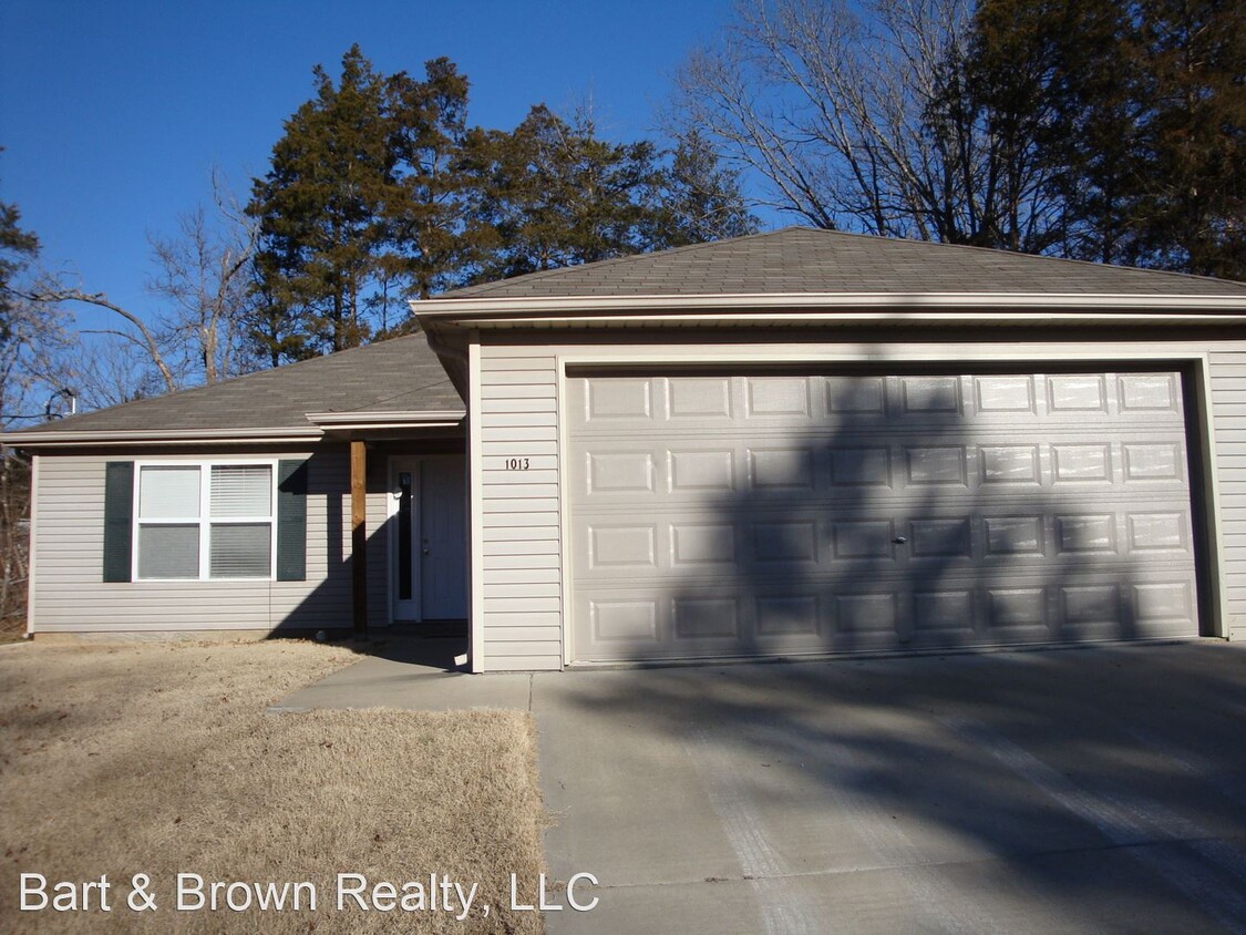 Primary Photo - 3 br, 2 bath House - 1013 Deer Trail Ln