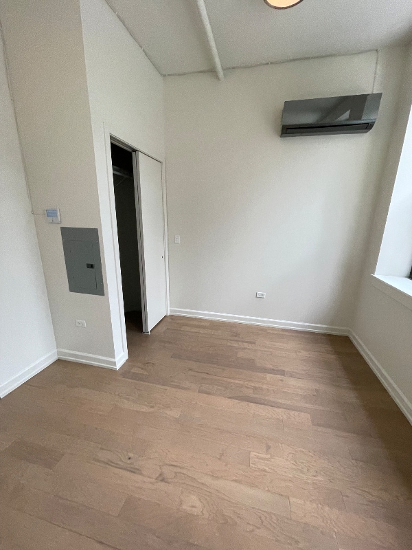 Photo - 117 N Clark St Apartment