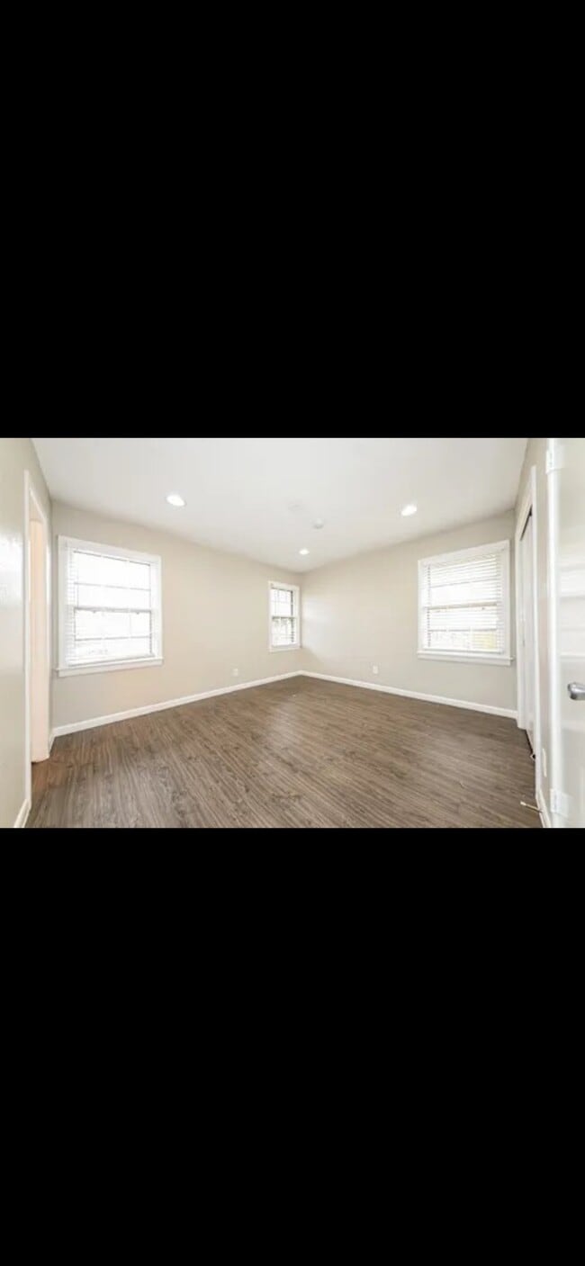 Building Photo - 15185 McDonald Dr