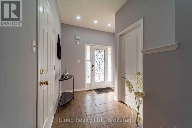 Photo du bâtiment - 27 Hollingsworth Cir
