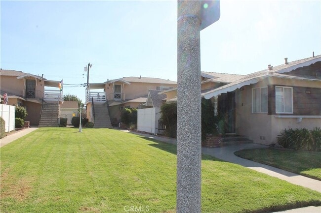 Building Photo - 1342 W Valencia Dr