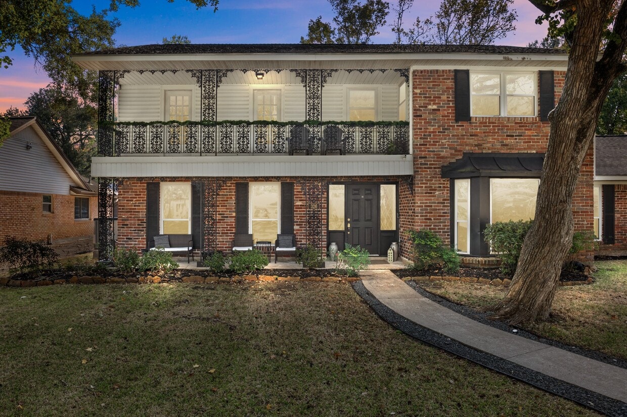 Primary Photo - 326 Bayou View Dr