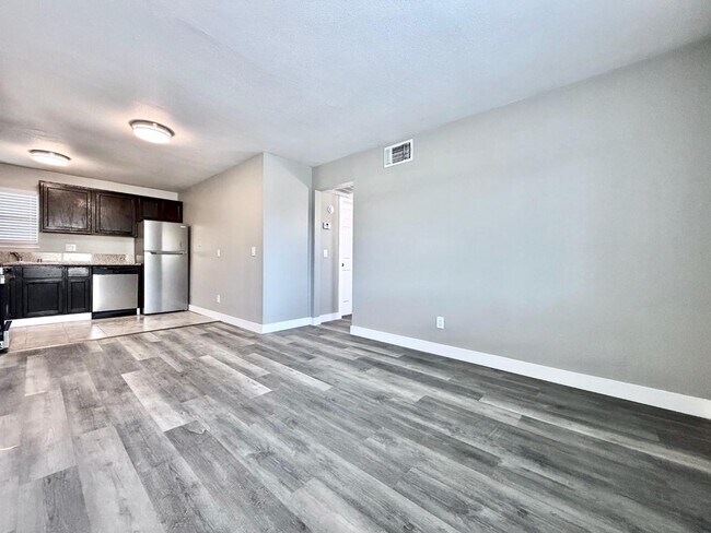 Foto del edificio - 1819 W St