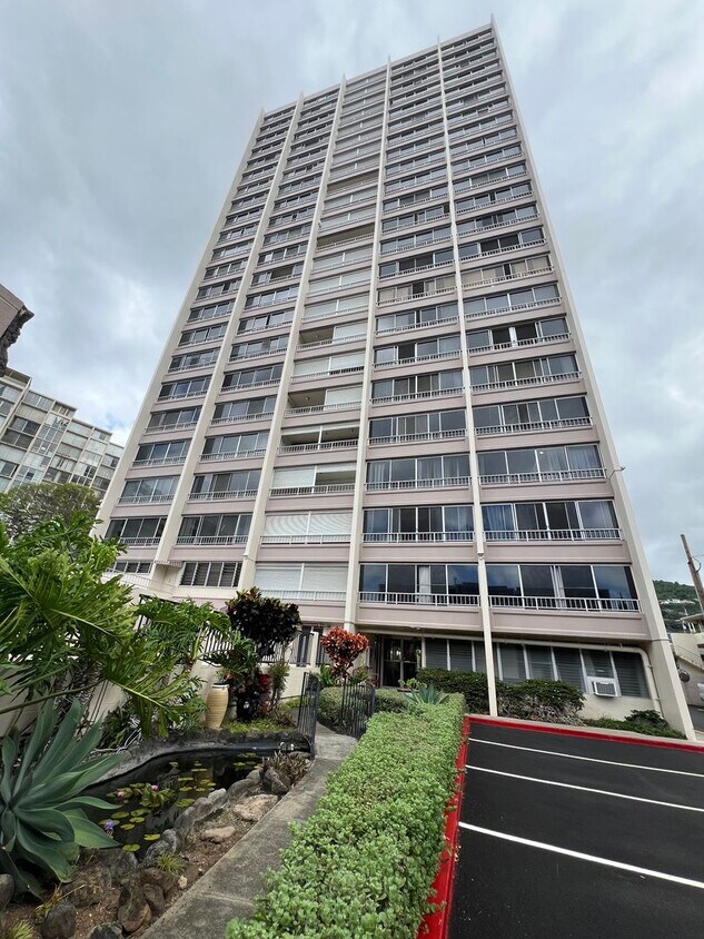 Primary Photo - Spacious and Renovated Unit--2Bedrooms, 2B...