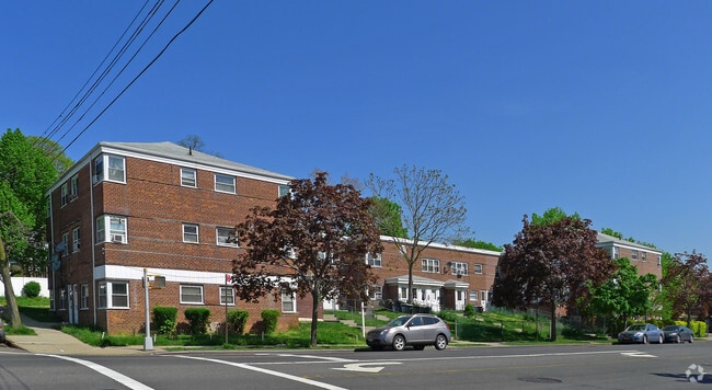 Building Photo - 21601 Hillside Ave