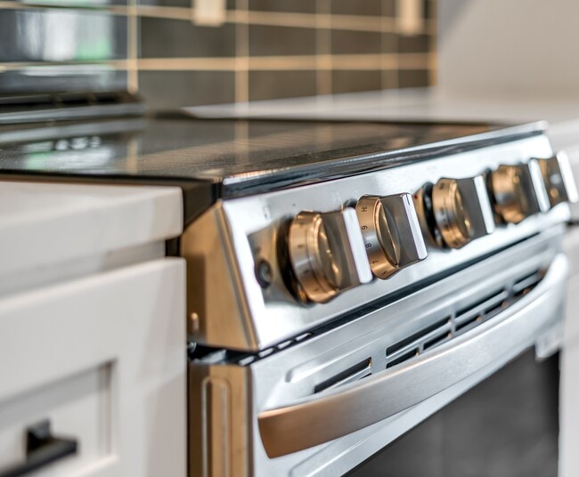 Building Photo - Pointe Villas Bergen Woods