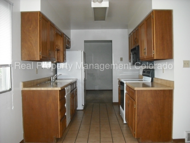 Building Photo - 5315 Artistic Cir