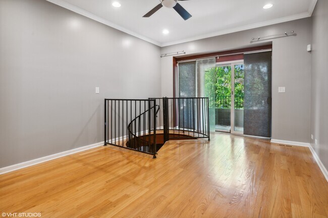 Building Photo - 3405 N Harding Ave