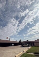 Building Photo - 9 Gastel Cir