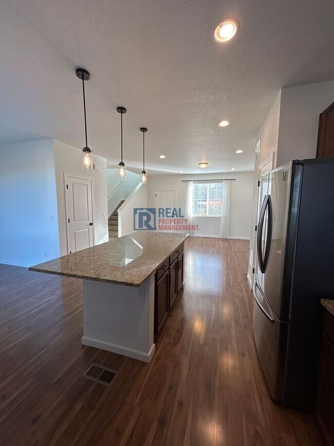 Building Photo - 5552 Canyon View Dr