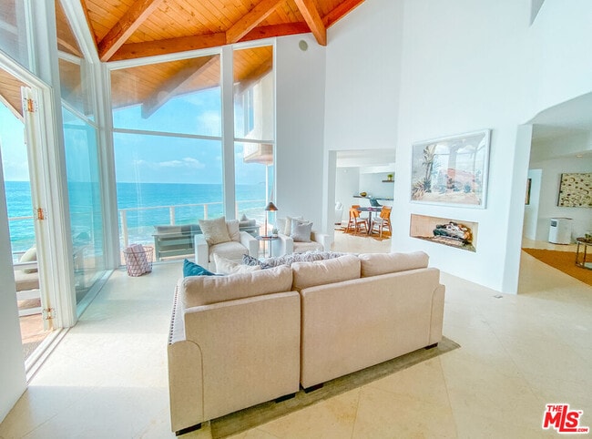 Building Photo - 27112 Malibu Cove Colony Dr