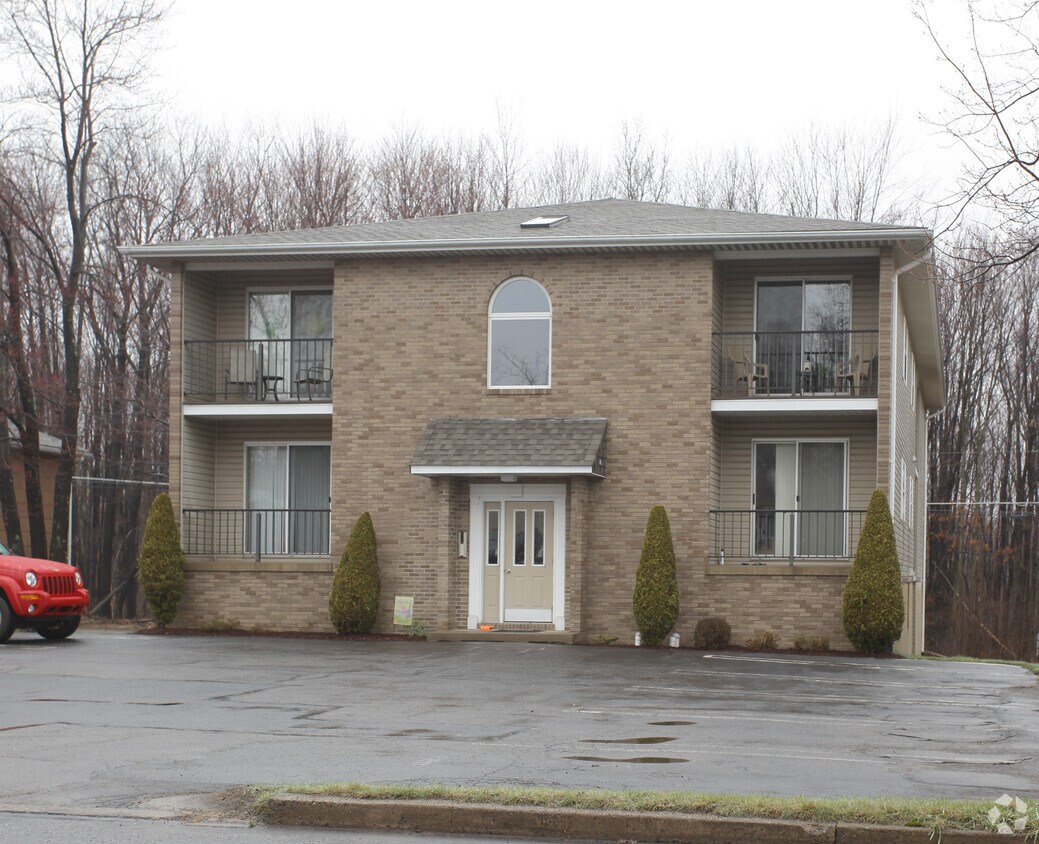 14 Deer Run Rd, Hazleton, PA 18202 Apartments in Hazleton, PA
