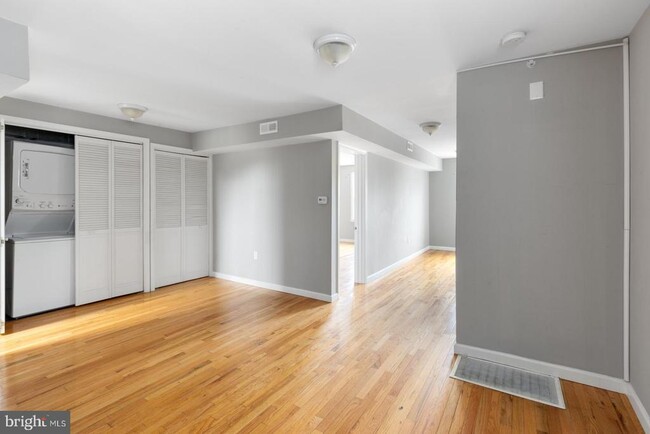 Building Photo - 435 W Susquehanna Ave