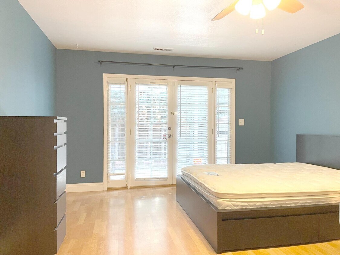 2718 Westmoreland Ave, Redwood City, CA 94063 Condo for Rent in