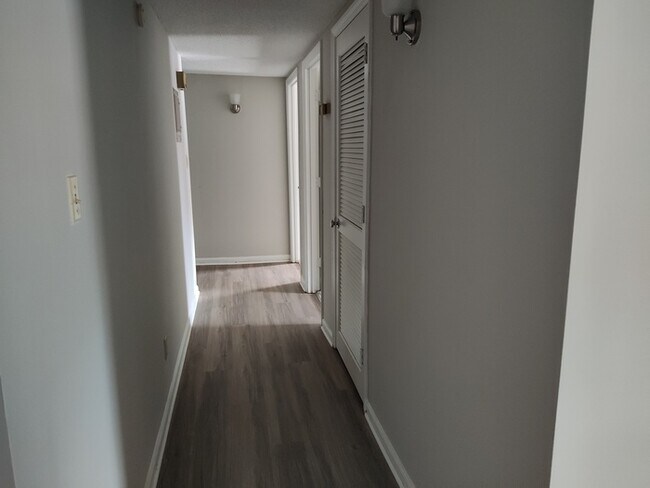 Building Photo - 108 Briarcliff Dr
