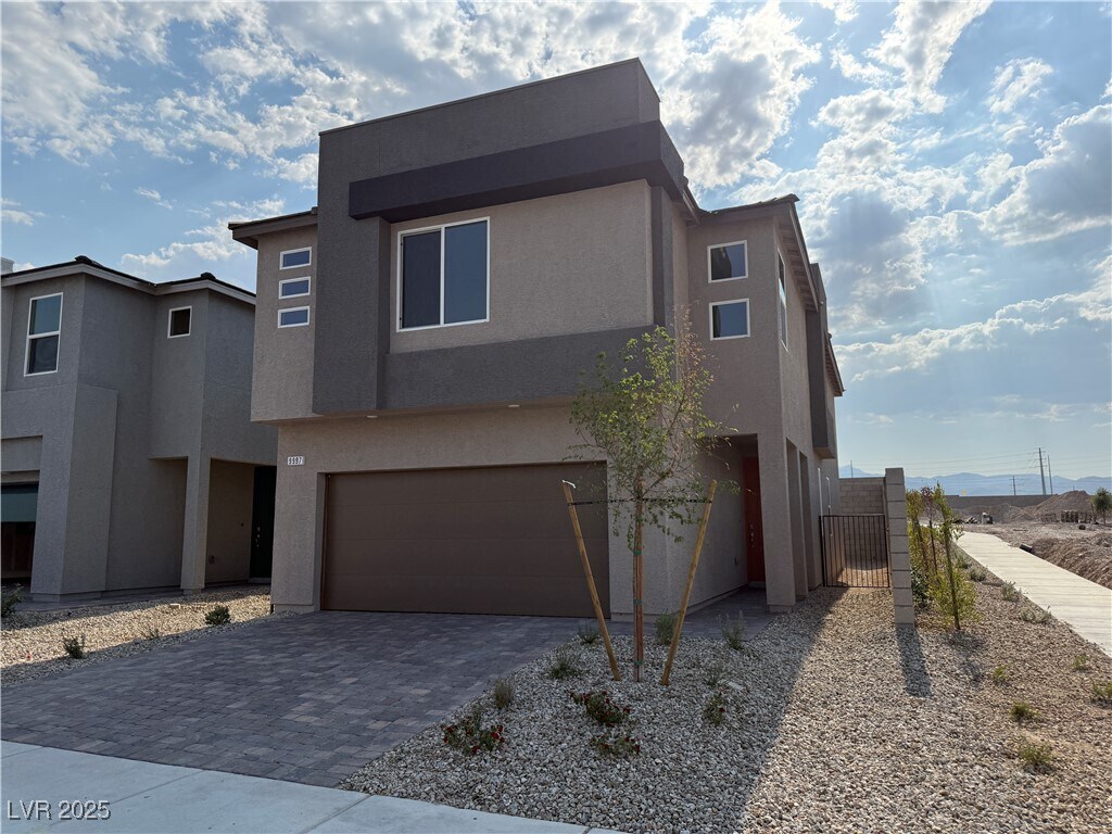 Foto principal - 9997 River Corral St