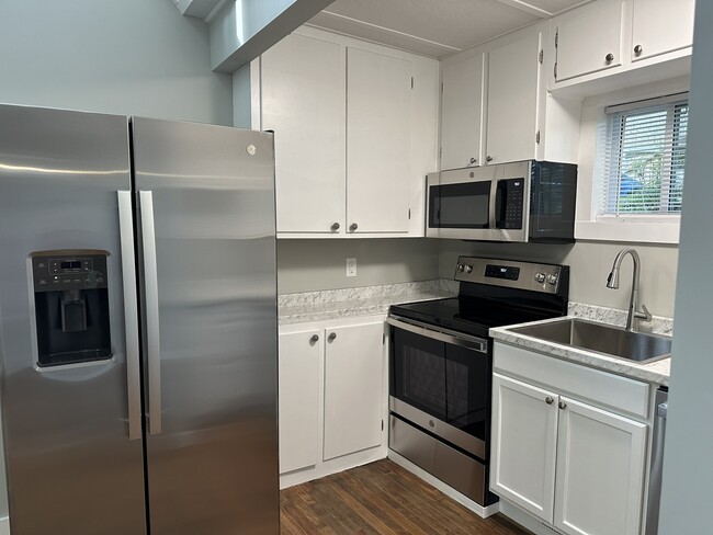 Kitchen - 6133 Brevard Rd