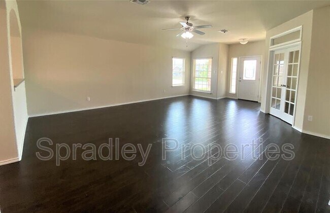 Foto del edificio - 1203 Iron Glen Dr