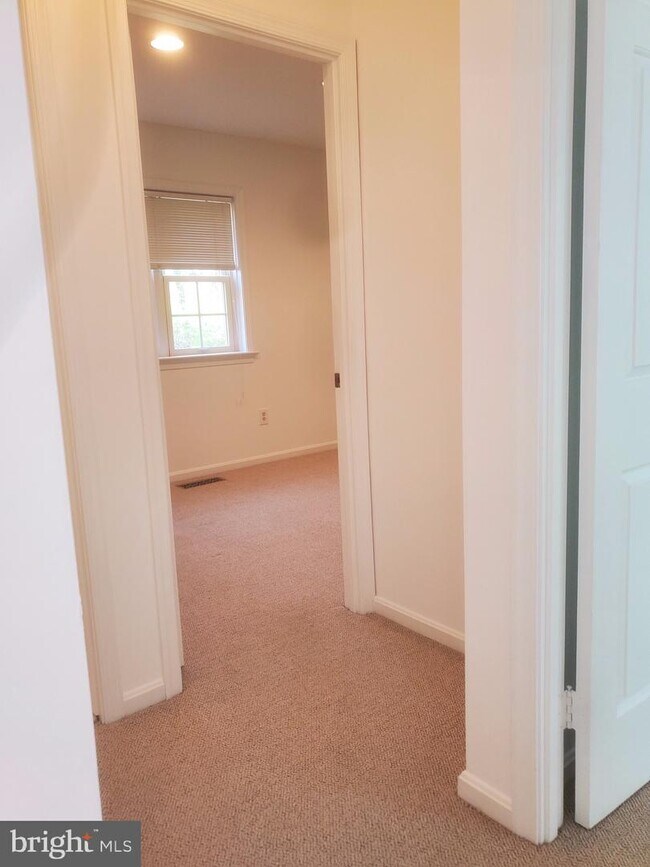 Building Photo - 4823 Willett Pkwy