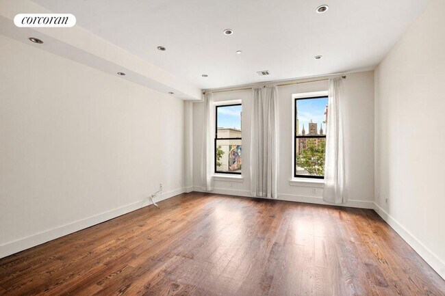 Building Photo - 155 W 126th St