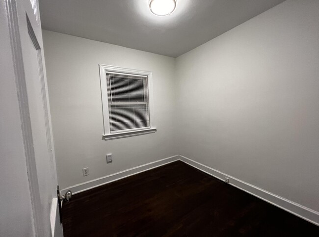 Building Photo - 2034 Nashville Ct