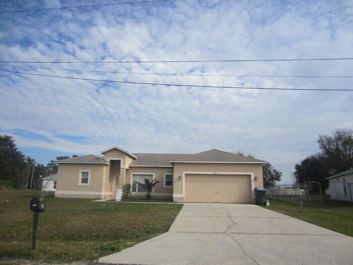 Single Family Home in Poinciana House for Rent in Kissimmee, FL