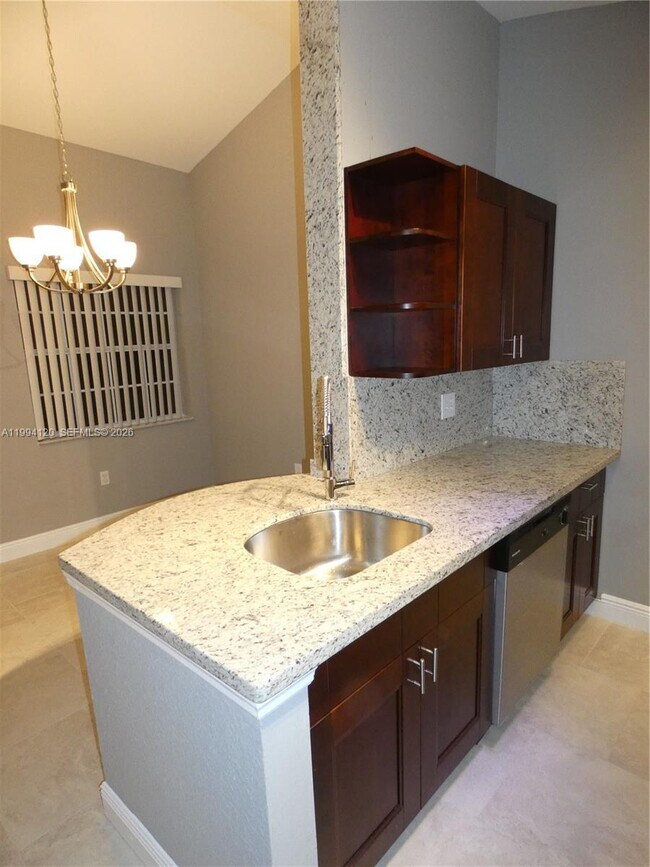 Foto del edificio - 2851 N Oakland Forest Dr