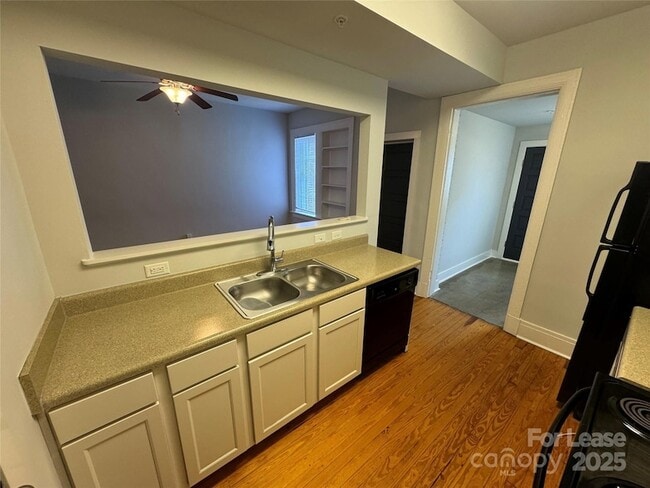 Building Photo - 102 W 2nd Ave