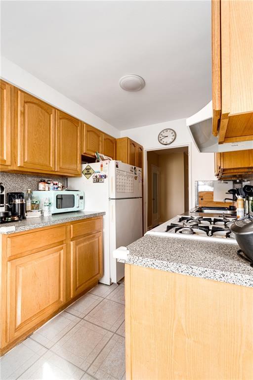 Foto del edificio - 1293 E 5th St